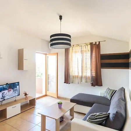 Apartamento Kostijal