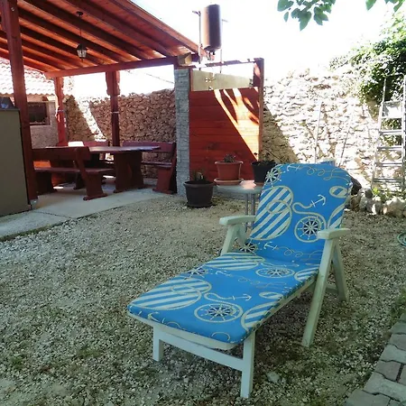 Kostijal Apartman *
