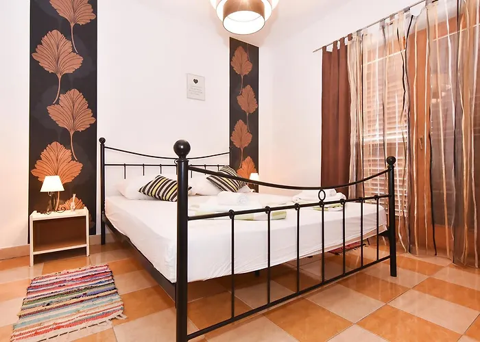 Kostijal דירה זאדאר