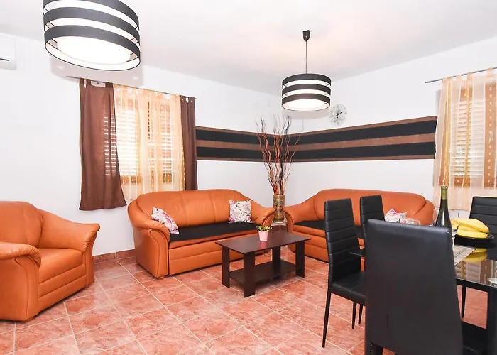 דירה Kostijal זאדאר