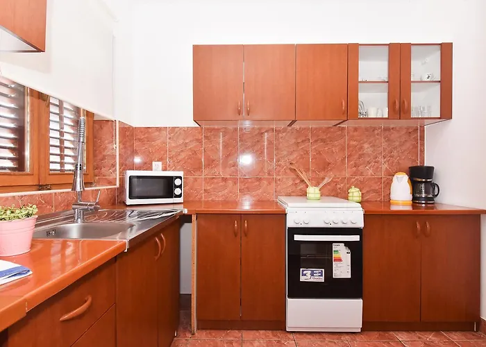 דירה Kostijal זאדאר