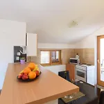 Kostijal Apartman *