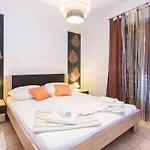 Kostijal Apartman *