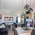 Kostijal Apartman