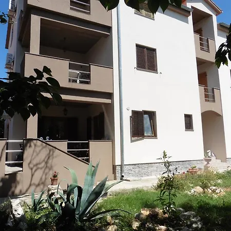 Apartment Kostijal