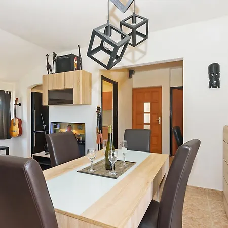 Kostijal Apartment *