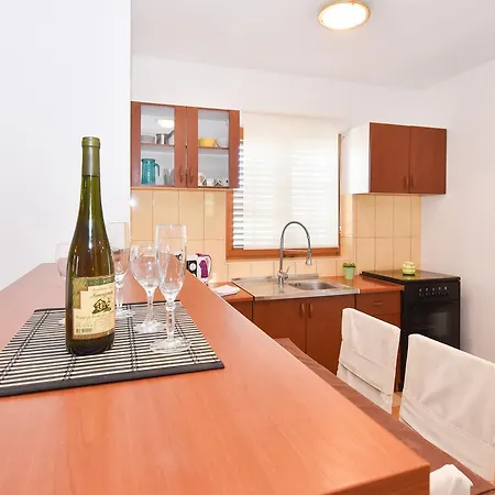 Kostijal Apartment *