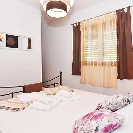 Kostijal Apartment *