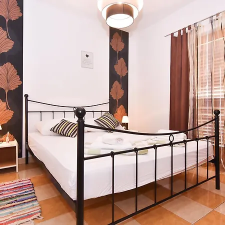 Kostijal Apartment *